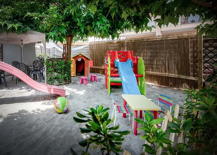 Daniele Aparthotel 3*