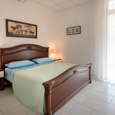 Daniele Беллария-Иджеа-Марина