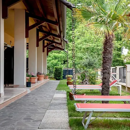 Daniele Апарт-отель 3*